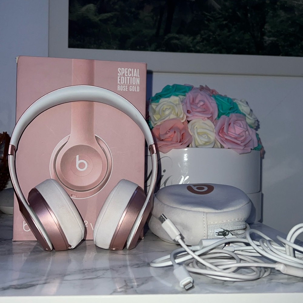 Beats Headphones Solo 2 wireless